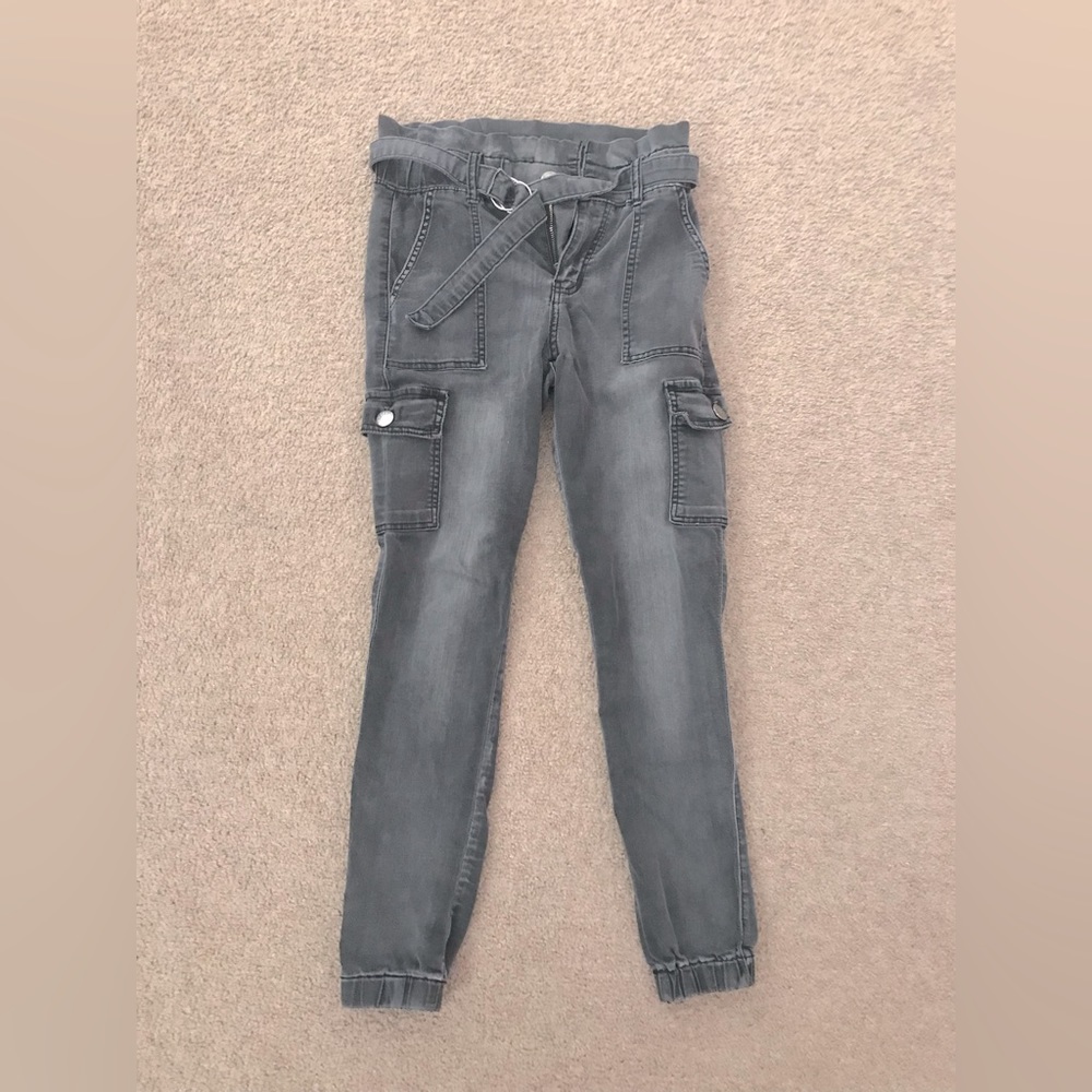 Washed out gray V.I.P cargo jegging
